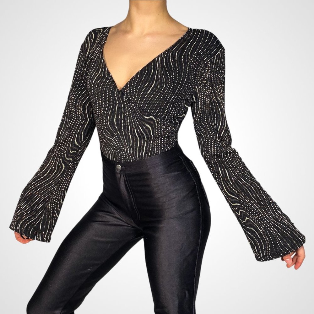 J.B.S. Ltd Vintage Funky Bell Sleeve Top - Picture 1 of 4